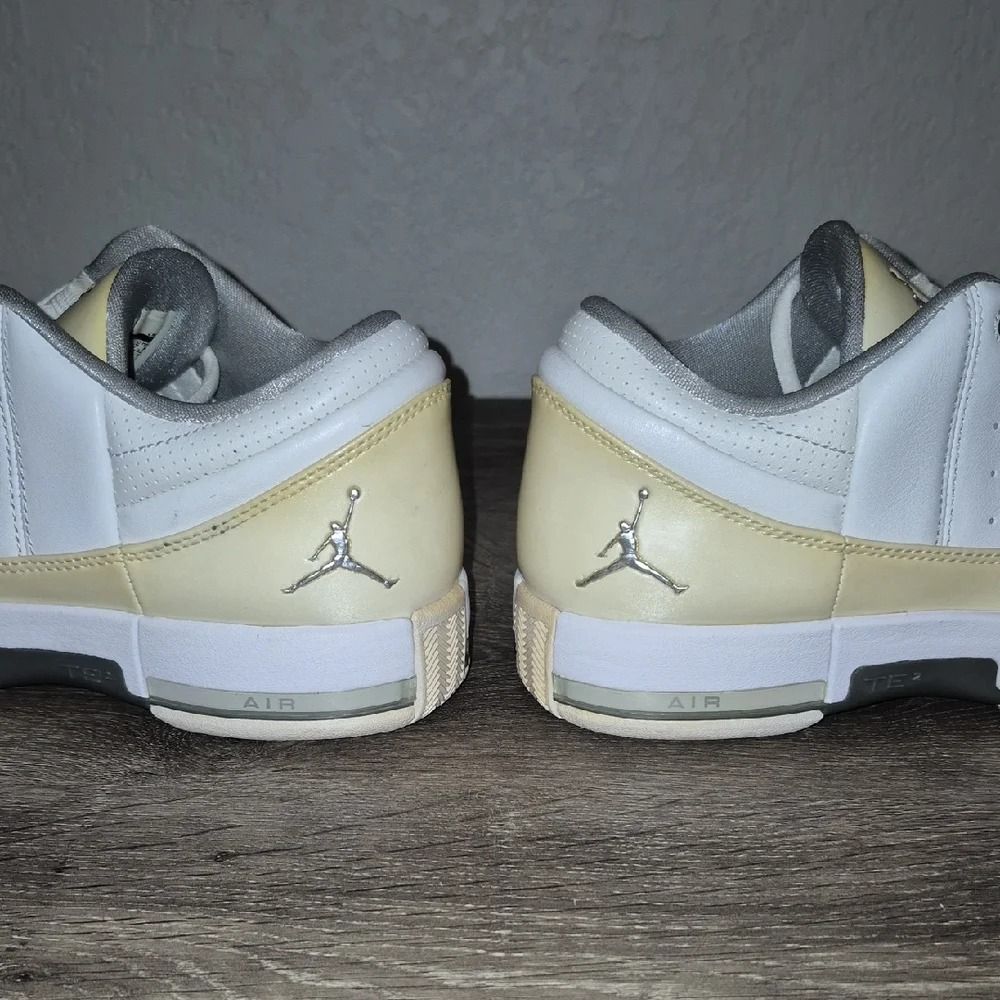 Jordan Men's TE²  Sneakers